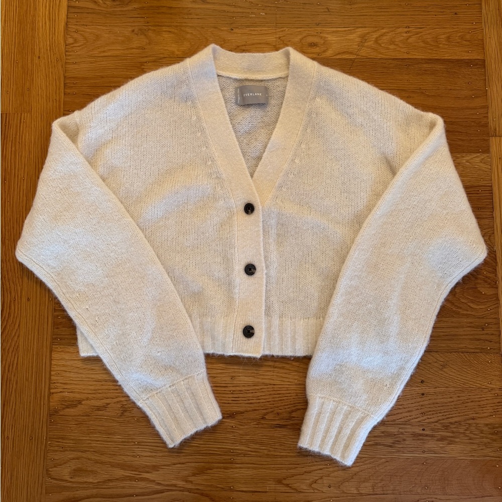 Everlane Cropped body alpaca v-neck cardigan in ivory